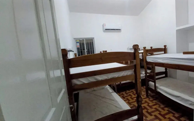 Yolo Hostel