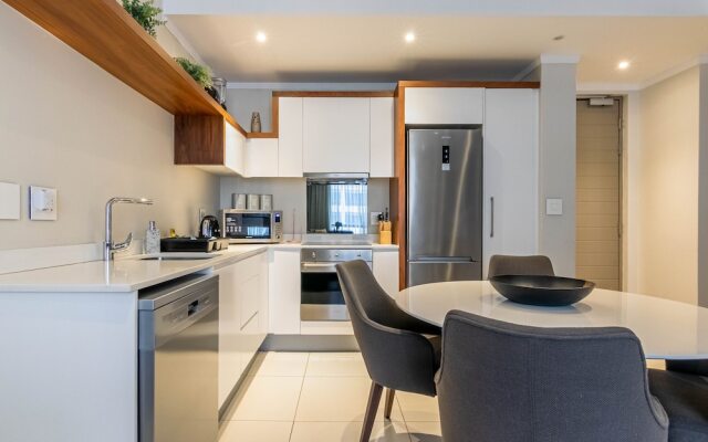 Sandton Smart Apartment Thirteen