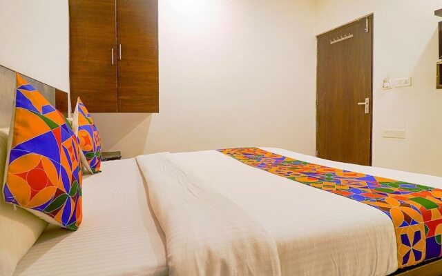 Hotel Star Metro Inn By GRB