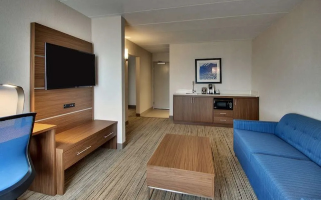 Comfort Inn & Suites