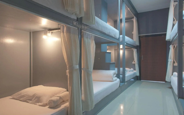 Mee Hug Guesthouse (Opposite Phayao Provincial Transports Station)