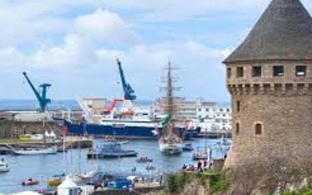 Yannig, Charmant studio rénové à Recouvrance