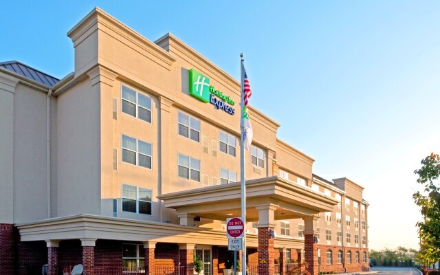 Holiday Inn Express Woodbridge, an IHG Hotel