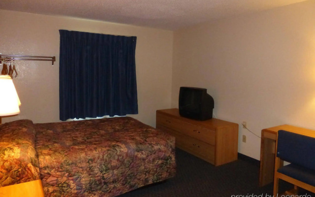 Norwood Inn and Suites - Roseville