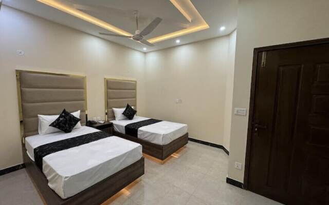Gold Pine Hotel Lahore