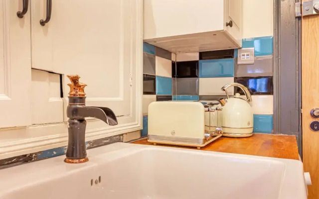 Host Stay Merchant House Studio