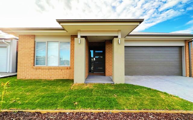 Tarneit Holiday Home