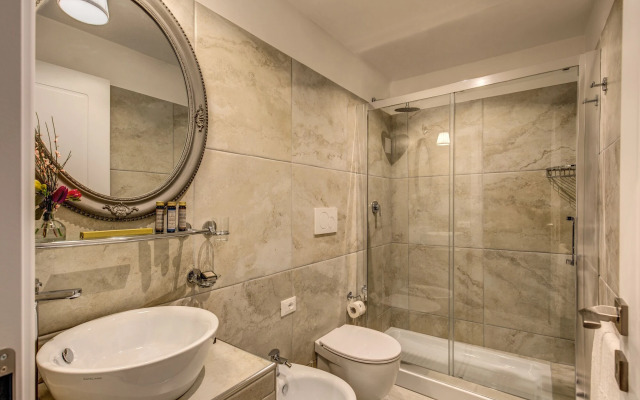 Tree Charme Parliament Boutique Hotel