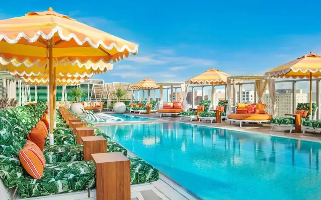 AC Hotel Downtown Los Angeles, a Marriott Hotel