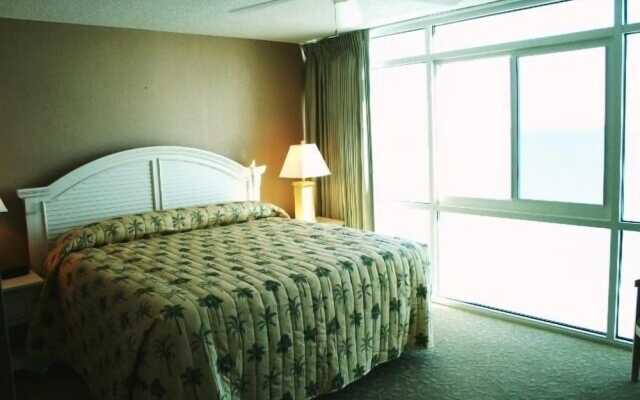 Club Regency in Regency Towers