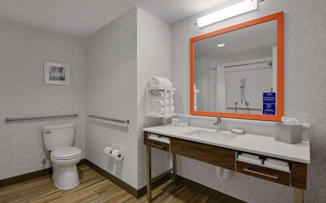 Hampton Inn Salem Boston