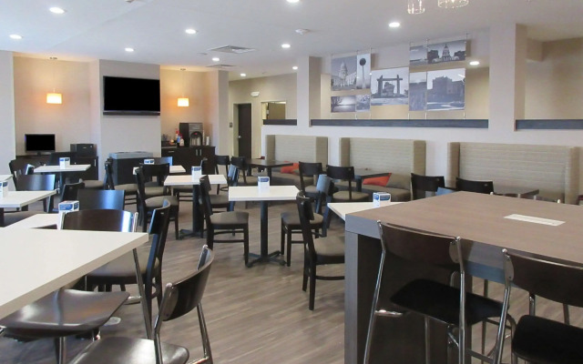 Sleep Inn & Suites Oregon - Madison