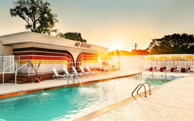 The Dive Motel & Swim Club