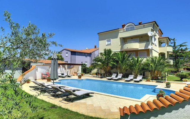 Boutique Apartment With Pool in Medulin