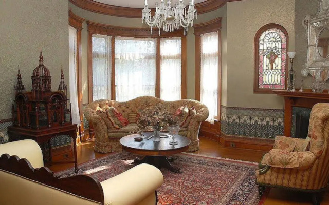 The Grand Anne Bed & Breakfast