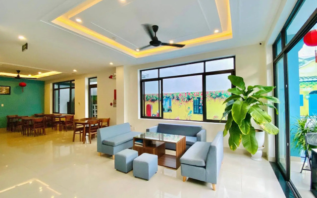 Grand Holiday Villa