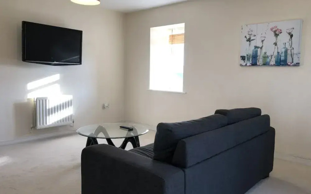 Ebbsfleet/bluewater River View Apartment