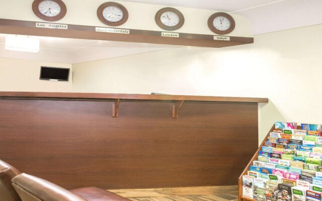 Travelodge by Wyndham Fort Lauderdale Beach