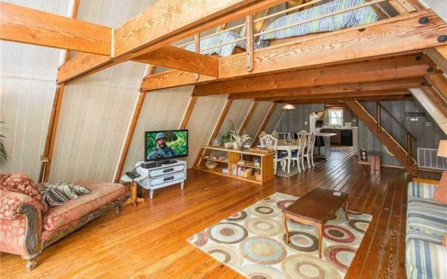 Sea Loft by RedAwning