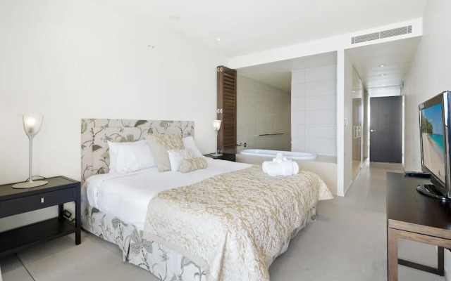 Unit 80 3 B/R Lux Ocean View