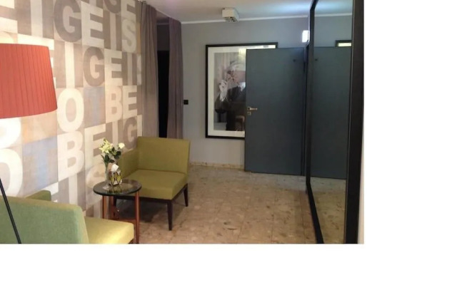Hotel Henry