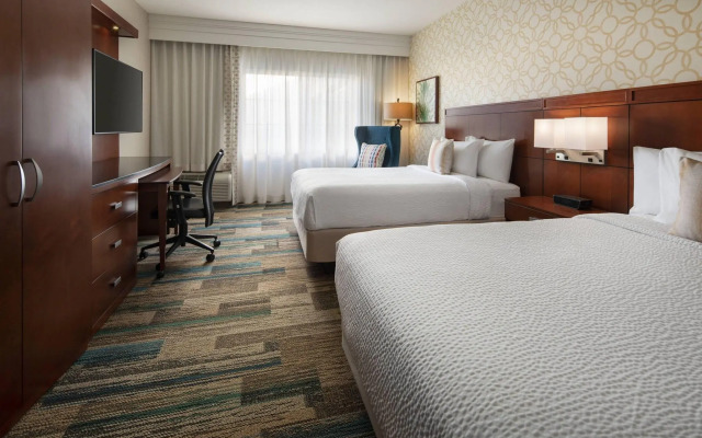 Courtyard Santa Barbara Goleta