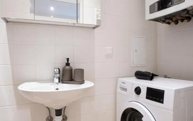 Modern and lovely apartment next to subway station
