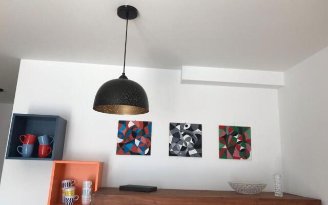 Yellow Flower Apartment with Pool - 5 min to Lake