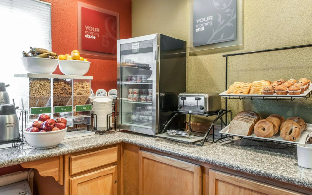 Quality Inn & Suites Farmington