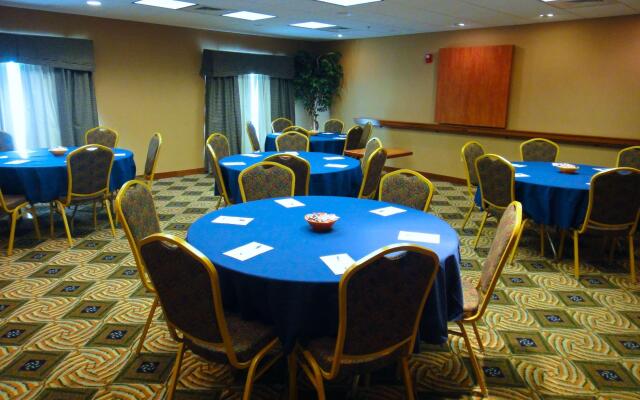 Hampton Inn & Suites Tilton