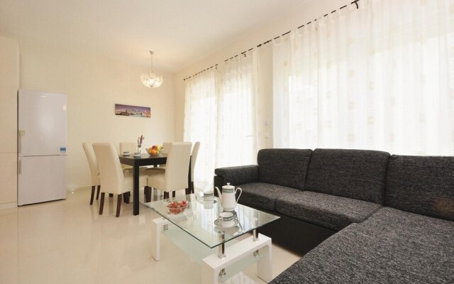 Stunning Home in Zadar With Wifi and 2 Bedrooms