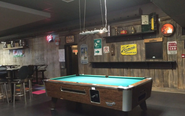 Canadian Motor Hotel