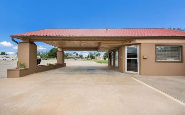 Americas Best Value Inn Woodward at 8th St