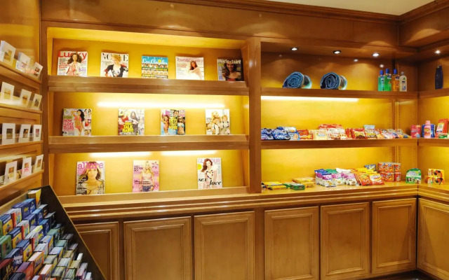 Beverly Hills Plaza Hotel & Spa