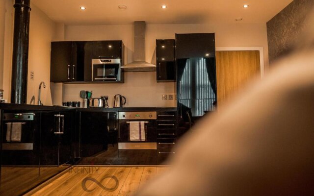 Party Pads Liverpool Sleeps 4 to 26