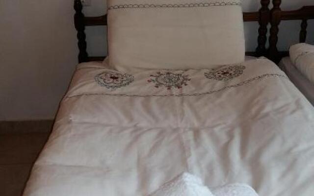 Nineta's House Sea View near the Airport