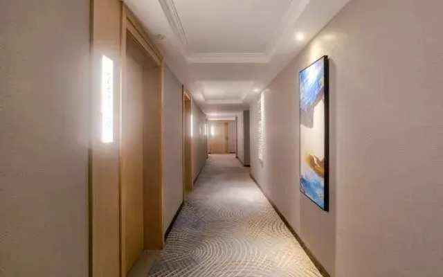 Yeste International Hotel