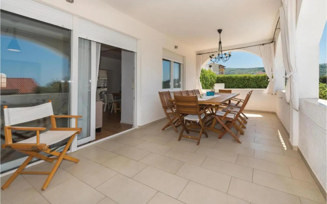 Five-Bedroom Holiday home Primosten with Sea view 06