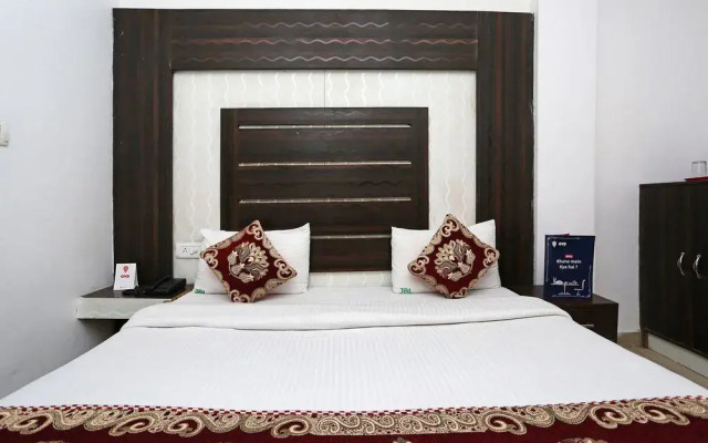 OYO 9042 Hotel BalaG