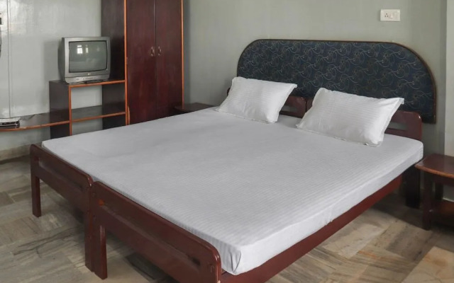 Hotel Galaxy by OYO Rooms