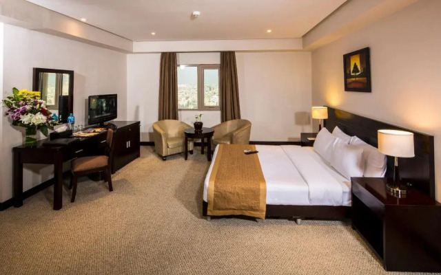 Monroe Hotel & Suites