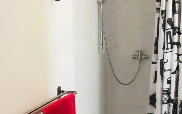 La Petite Normande En Ville (Adults Only)