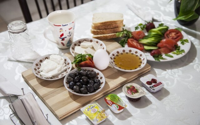 Polat Hotel