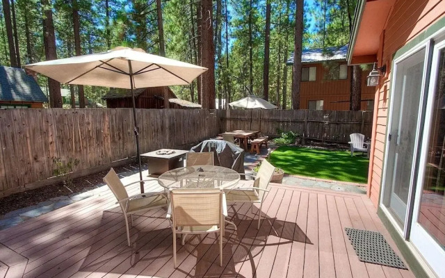 Breezy Pines Cabin 4 Bedroom Home by RedAwning