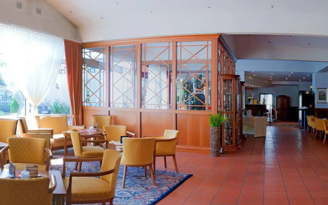 Panorama Berghotel Wettiner Höhe