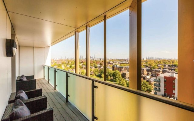 1 Bedroom Property in Brixton With Balcony
