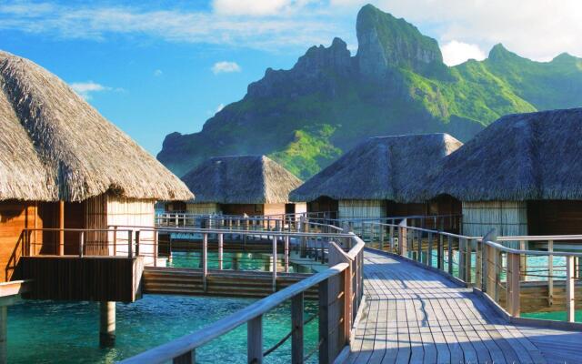 Four Seasons Resort Bora Bora