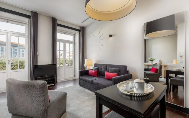 Charming Apartment With Street-view in Porto
