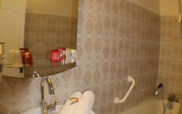 Hotel Raymond VII