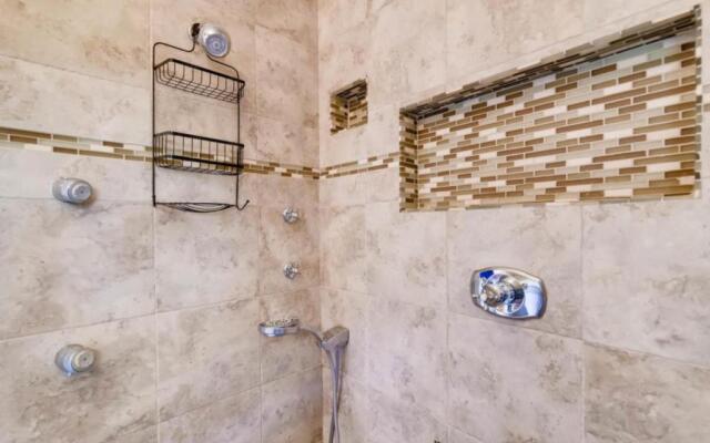 The Periwinkle House - 4bd-2ba - Sleep 10